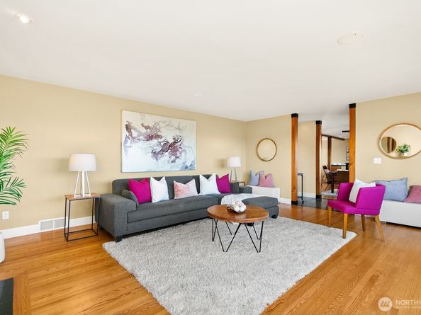 2631 38th Avenue W, Seattle WA 98199