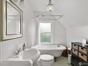 9615 57th Avenue S, Seattle WA 98118