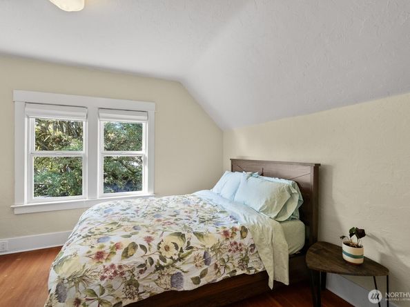 9615 57th Avenue S, Seattle WA 98118