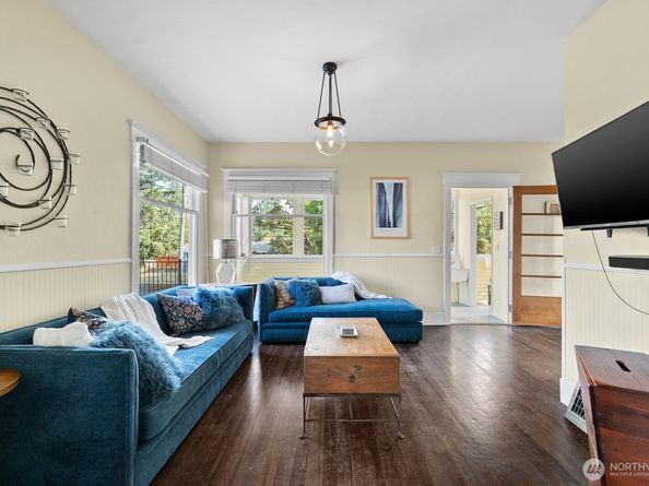 9615 57th Avenue S, Seattle WA 98118