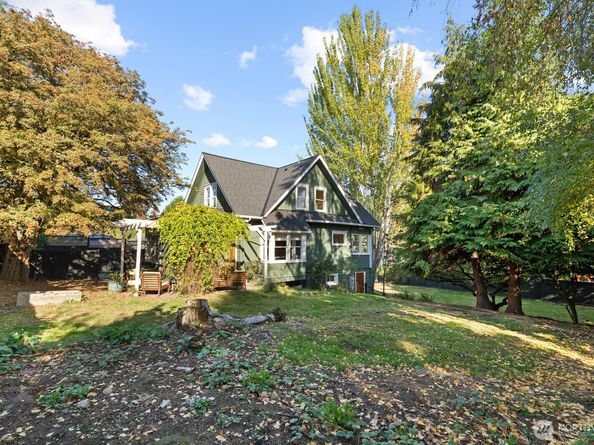 9615 57th Avenue S, Seattle WA 98118