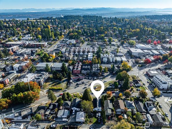 9237 18th Avenue SW, Seattle WA 98106