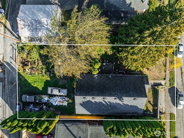 9237 18th Avenue SW, Seattle WA 98106