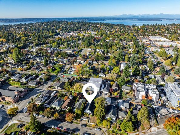 9237 18th Avenue SW, Seattle WA 98106