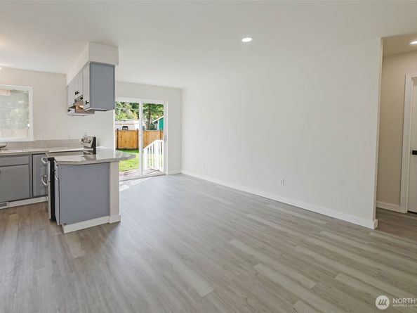 19546 23rd Avenue NE, Poulsbo WA 98370