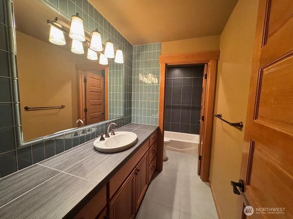 5012 112th Avenue NE, Kirkland WA 98033