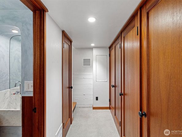 917 Broadway E, Seattle WA 98102