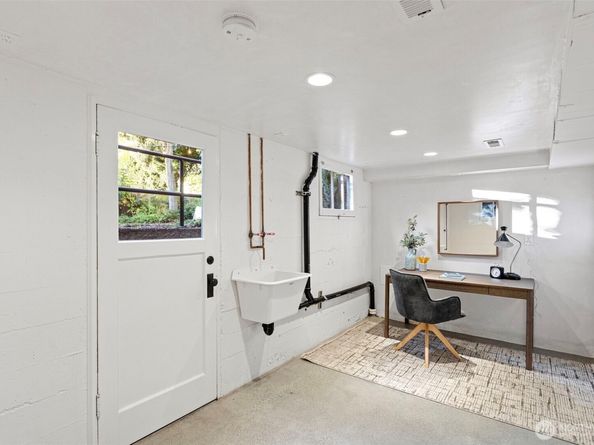 917 Broadway E, Seattle WA 98102