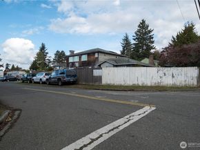 2306 S 128th Street, Burien WA 98168