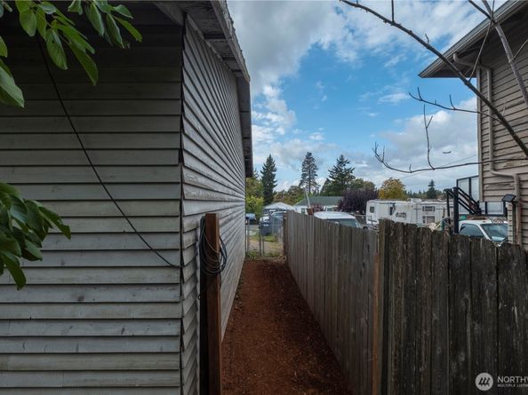 2306 S 128th Street, Burien WA 98168