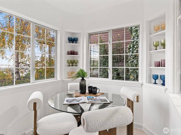 1820 W Magnolia Way W, Seattle WA 98199