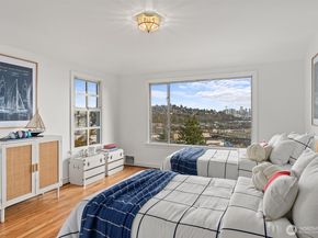 1820 W Magnolia Way W, Seattle WA 98199