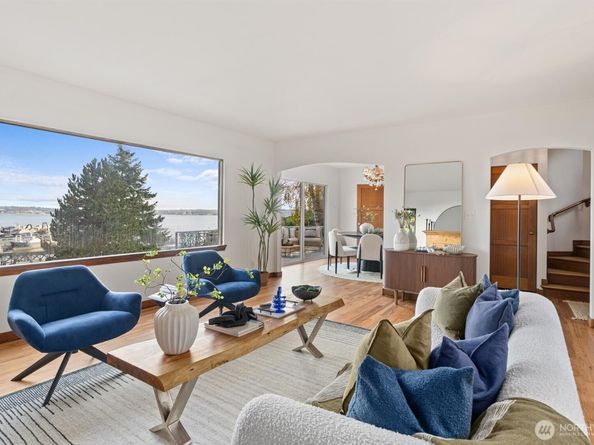 1820 W Magnolia Way W, Seattle WA 98199