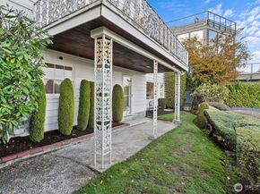 1820 W Magnolia Way W, Seattle WA 98199