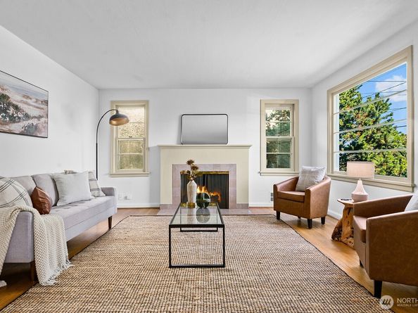 3021 37th Avenue SW, Seattle WA 98126
