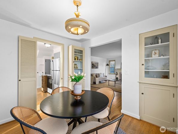 3021 37th Avenue SW, Seattle WA 98126