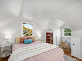3021 37th Avenue SW, Seattle WA 98126
