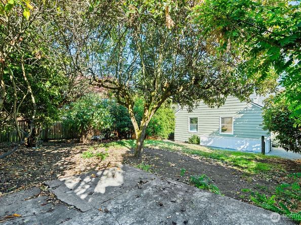3021 37th Avenue SW, Seattle WA 98126