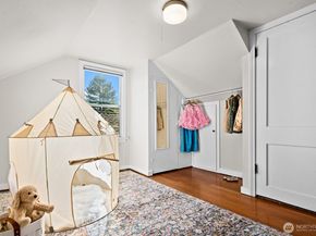 3021 37th Avenue SW, Seattle WA 98126