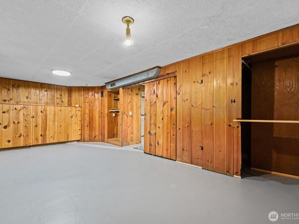 3021 37th Avenue SW, Seattle WA 98126