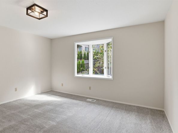 11409 SE May Creek Park Drive, Newcastle WA 98056
