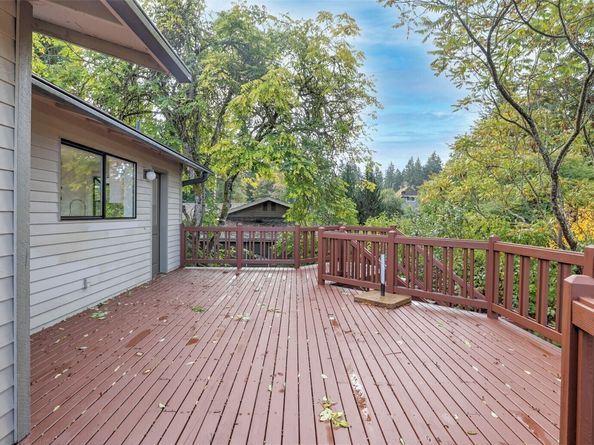 11409 SE May Creek Park Drive, Newcastle WA 98056