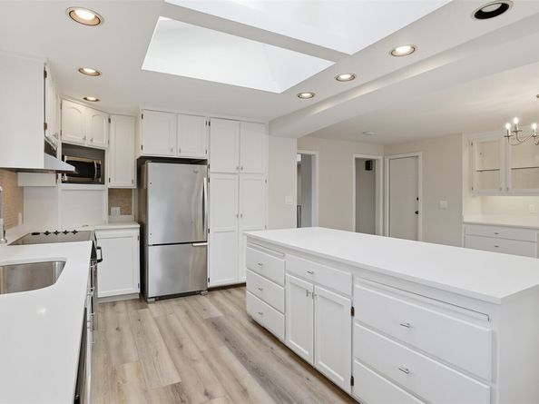 11409 SE May Creek Park Drive, Newcastle WA 98056