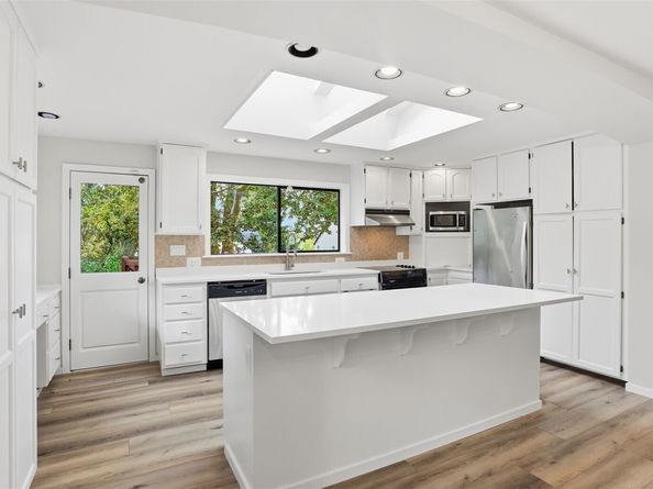 11409 SE May Creek Park Drive, Newcastle WA 98056
