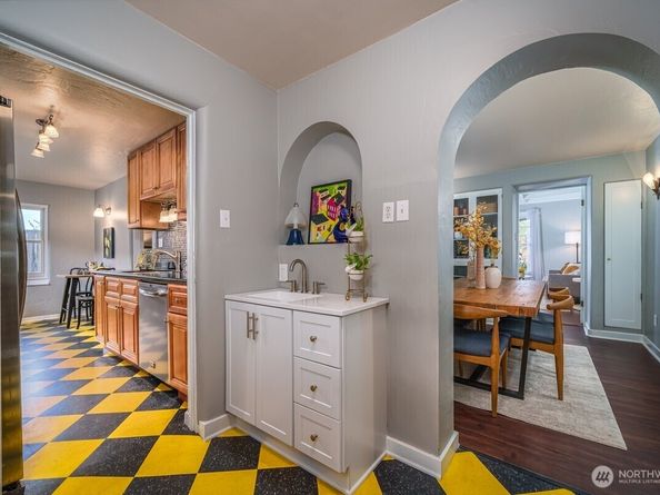 5417 40th Avenue SW, Seattle WA 98136