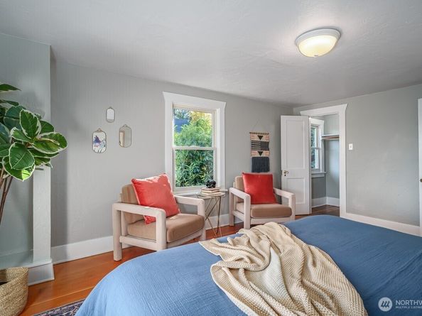 5417 40th Avenue SW, Seattle WA 98136