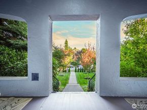 5417 40th Avenue SW, Seattle WA 98136