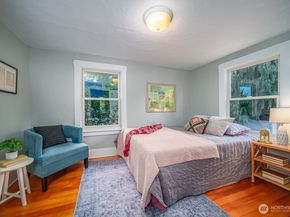 5417 40th Avenue SW, Seattle WA 98136