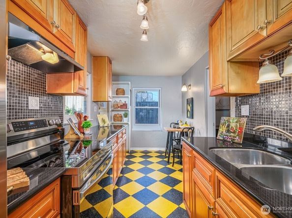 5417 40th Avenue SW, Seattle WA 98136