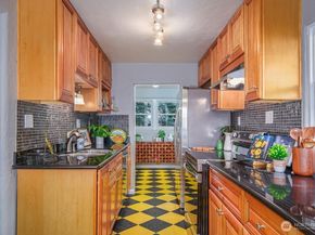 5417 40th Avenue SW, Seattle WA 98136