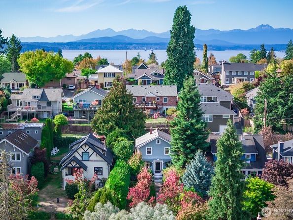 5417 40th Avenue SW, Seattle WA 98136