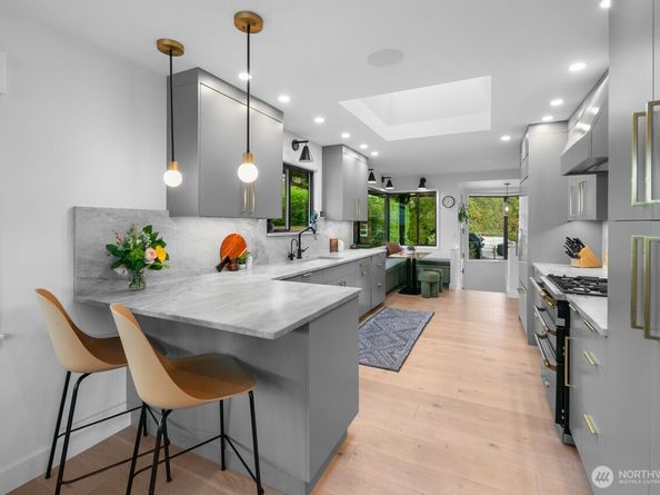 10528 15th Avenue NW, Seattle WA 98177