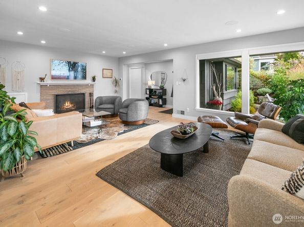 10528 15th Avenue NW, Seattle WA 98177