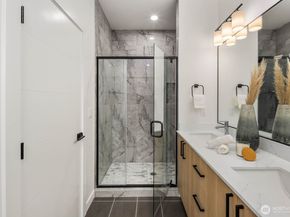 546 S Cloverdale Street B, Seattle WA 98108