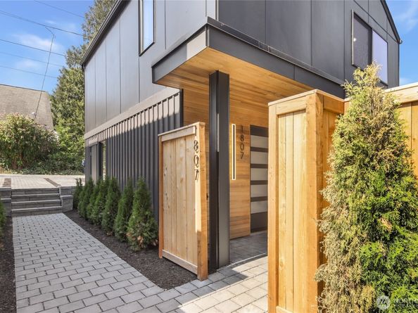 1807 SW Elmgrove Street, Seattle WA 98106