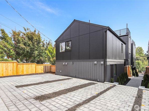 1807 SW Elmgrove Street, Seattle WA 98106