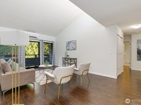 7930 SE 34th Street 513, Mercer Island WA 98040