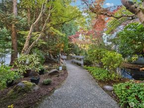 7930 SE 34th Street 513, Mercer Island WA 98040