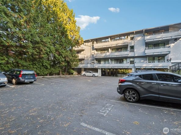 7930 SE 34th Street 513, Mercer Island WA 98040