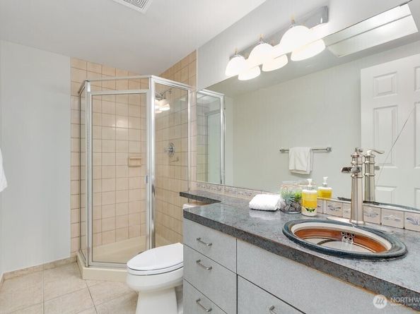 7930 SE 34th Street 513, Mercer Island WA 98040
