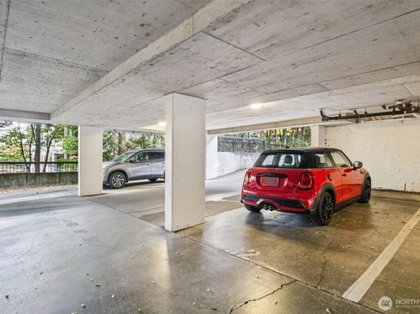 7930 SE 34th Street 513, Mercer Island WA 98040