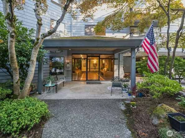 7930 SE 34th Street 513, Mercer Island WA 98040