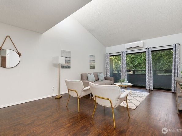 7930 SE 34th Street 513, Mercer Island WA 98040