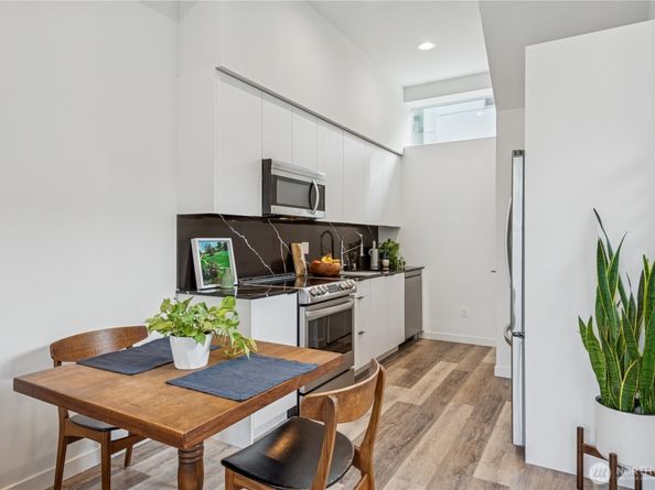 1923 N 50th Street, Seattle WA 98103