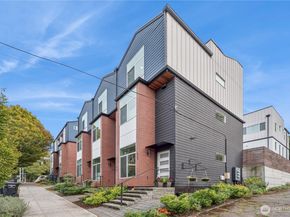 1923 N 50th Street, Seattle WA 98103