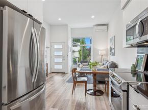 1923 N 50th Street, Seattle WA 98103